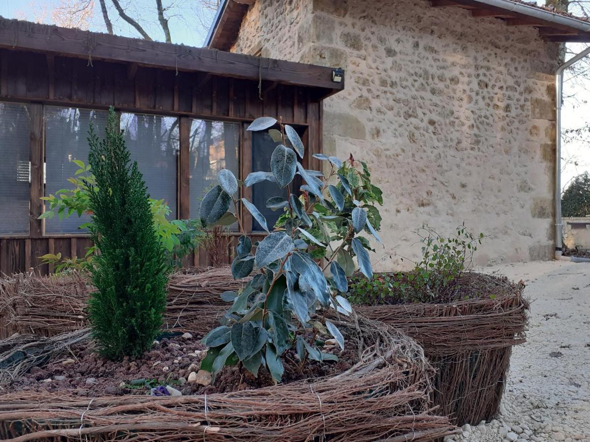 Le Gite De La Cabane De L'Oiseau Couze-et-Saint-Front Exterior foto